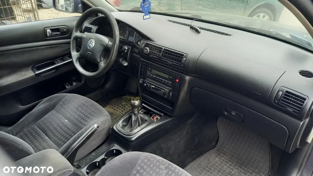 Volkswagen Passat B5 lift części maska drzwi klapa zderzak kod lakieru LB5N silnik AWT skrzynia biegów EHV - 5