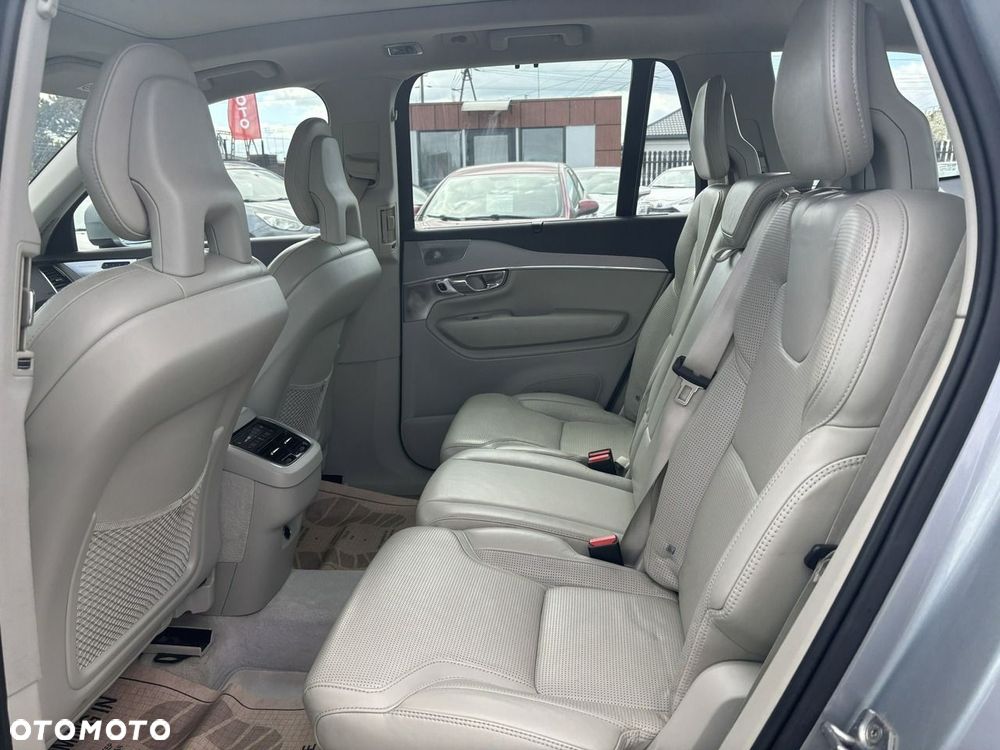 Volvo XC 90 - 31