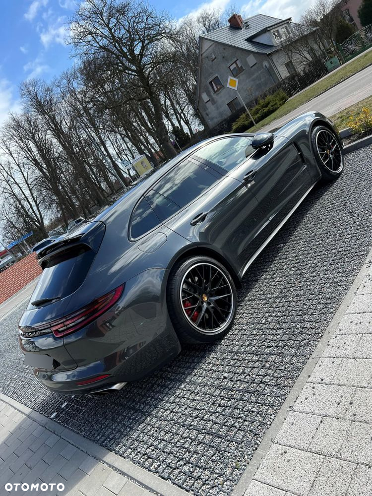 Porsche Panamera Turbo Sport Turismo - 8