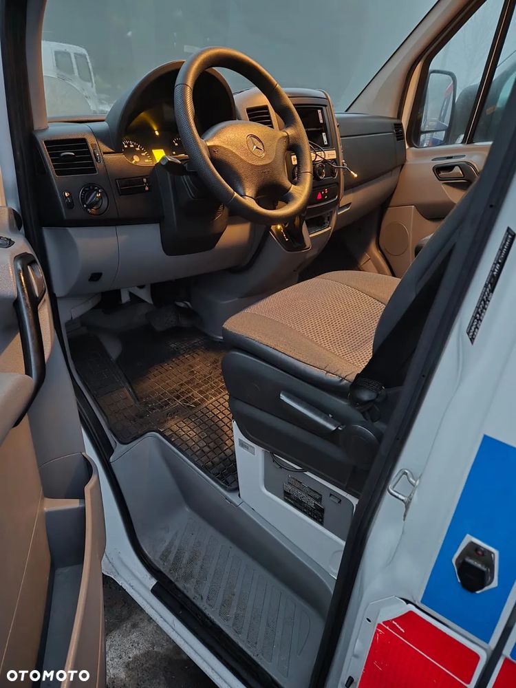 Mercedes-Benz 319 CDI Sprinter Karetka Ambulans Auto-Form karetkizwadowic.pl - 16