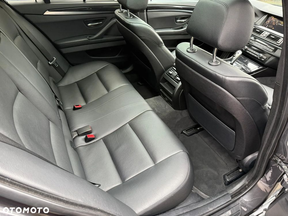 BMW Seria 5 530d xDrive Sport-Aut Luxury Line - 21