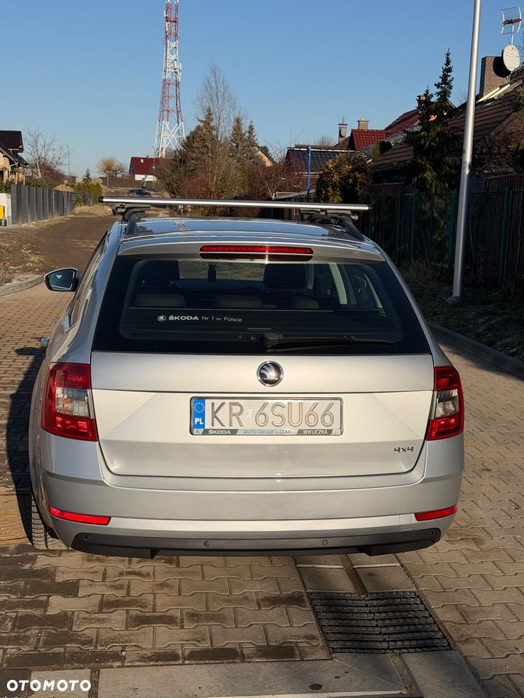 Skoda Octavia 2.0 TDI 4x4 Style DSG - 6