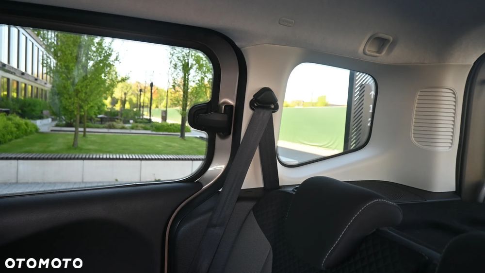 Ford Tourneo Courier 1.0 EcoBoost Titanium - 34