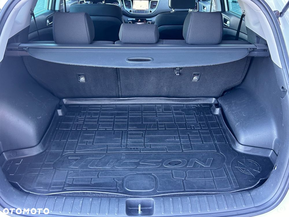 Hyundai Tucson 1.6 GDI BlueDrive GO 2WD - 32