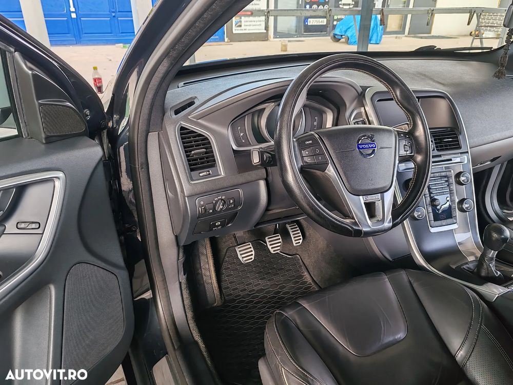 Volvo XC 60 D4AWD Start-Stop R-Design - 8
