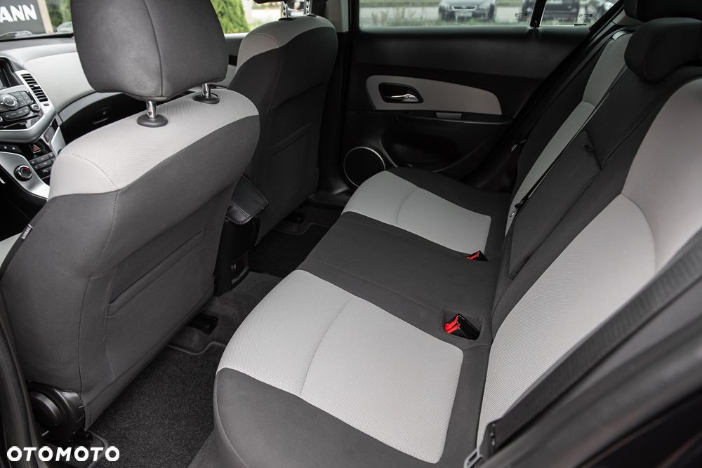 Chevrolet Cruze - 24