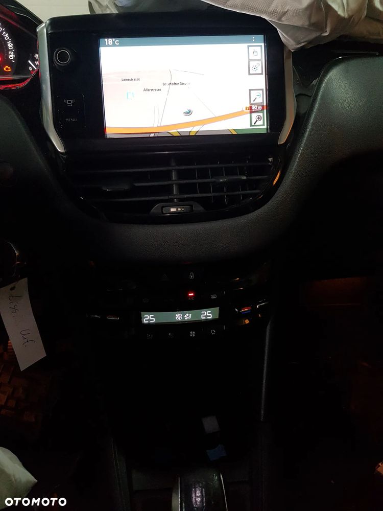Peugeot 208 95 VTI Active - 14
