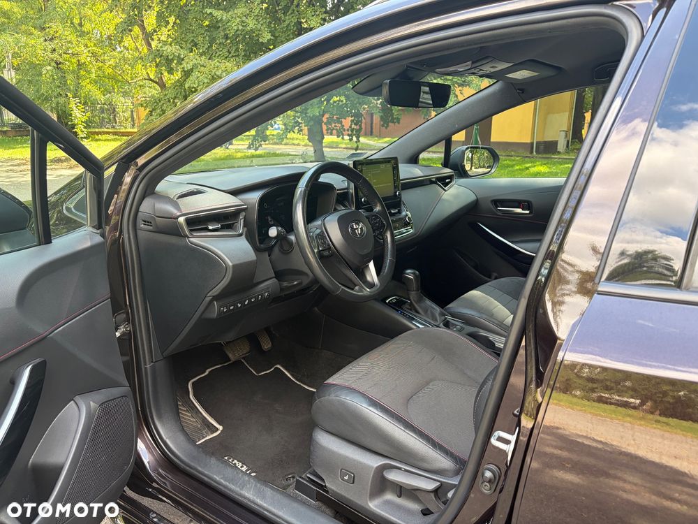 Toyota Corolla 2.0 Hybrid Executive - 10