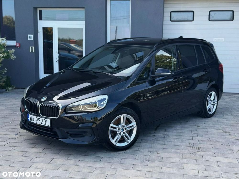 BMW Seria 2 218d xDrive Advantage