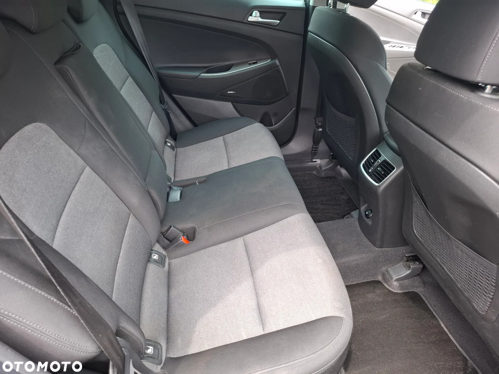 Hyundai Tucson 1.6 GDi 2WD Select - 32