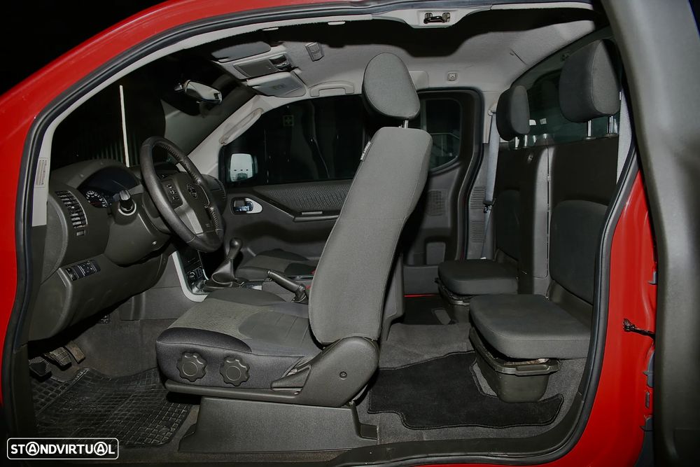 Nissan Navara 2.5 dCi CD LE Hi-Tech 4WD - 9