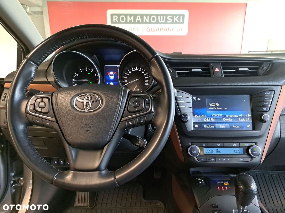 Toyota Avensis 2.0 Premium MS - 20