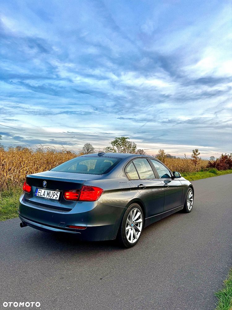 BMW Seria 3 320i - 2