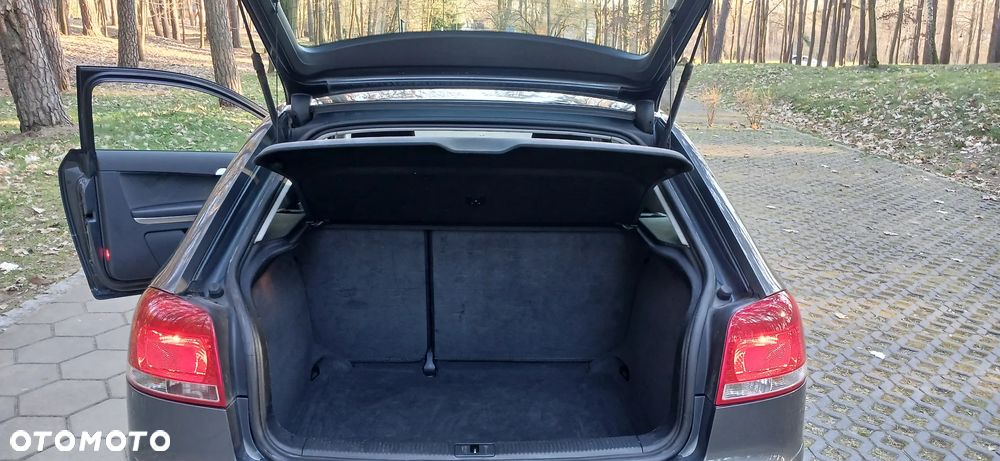 Audi A3 3-drzwiowe 1.6 Attraction - 20