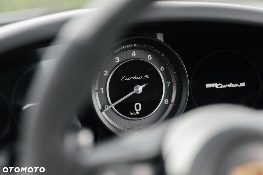 Porsche 911 Turbo S - 18