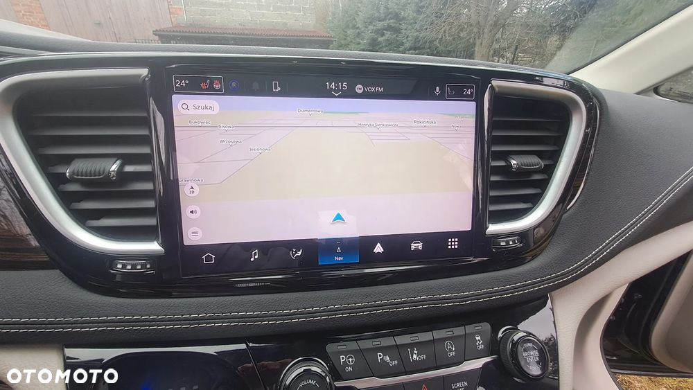 Chrysler Pacifica - 24