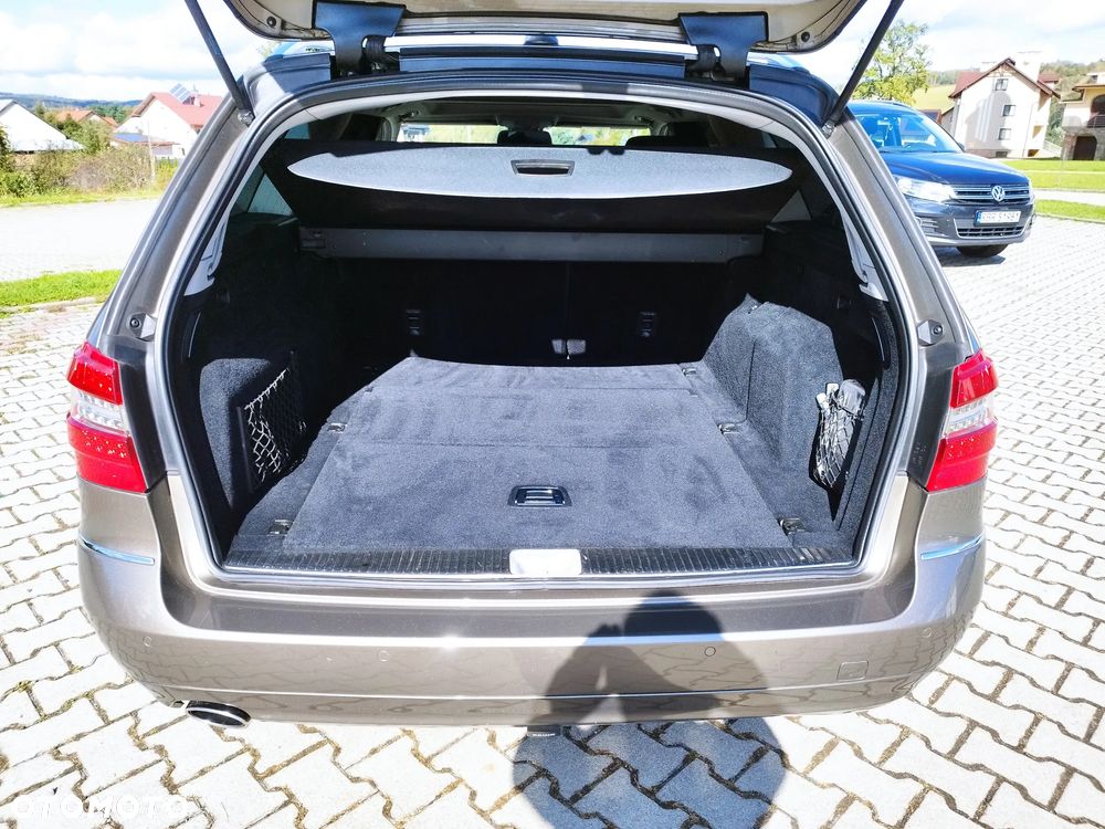 Mercedes-Benz Klasa E 200 CGI BlueEffICIENCY Avantgarde - 25