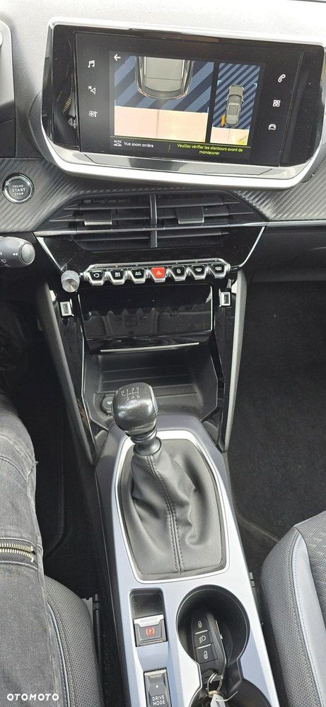 Peugeot 2008 - 8