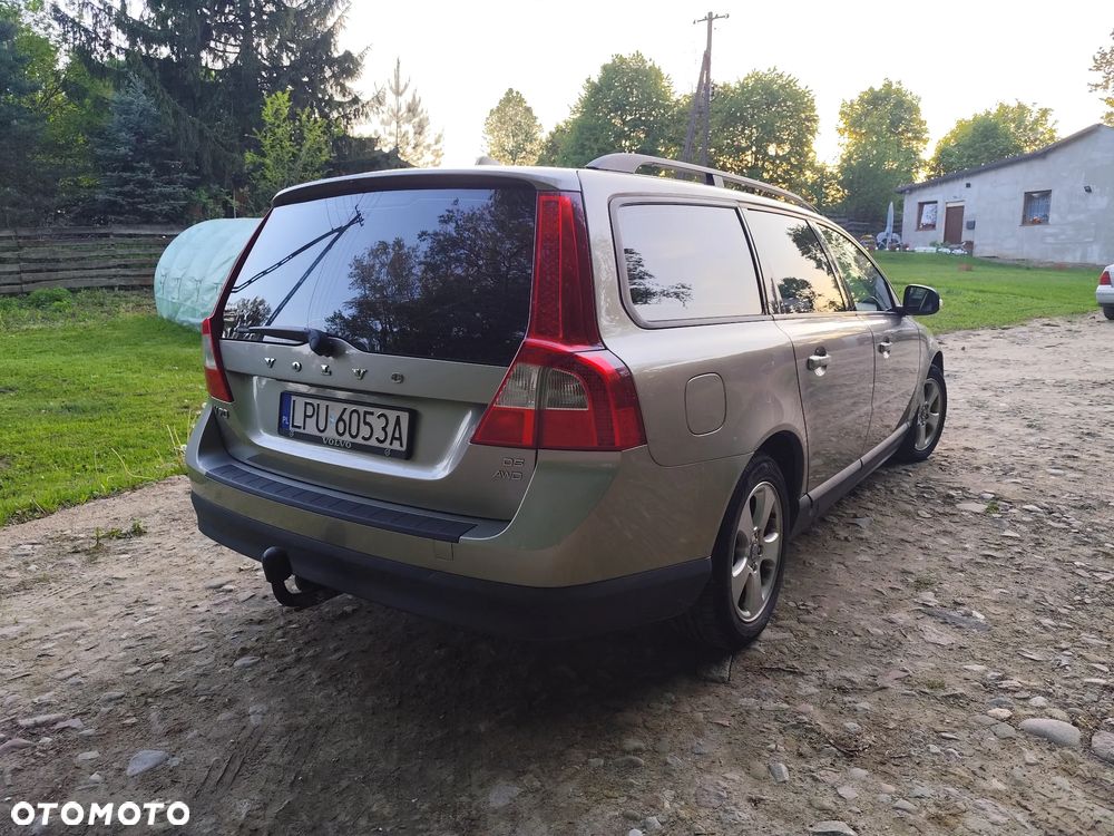 Volvo V70 D5 AWD Kinetic - 4