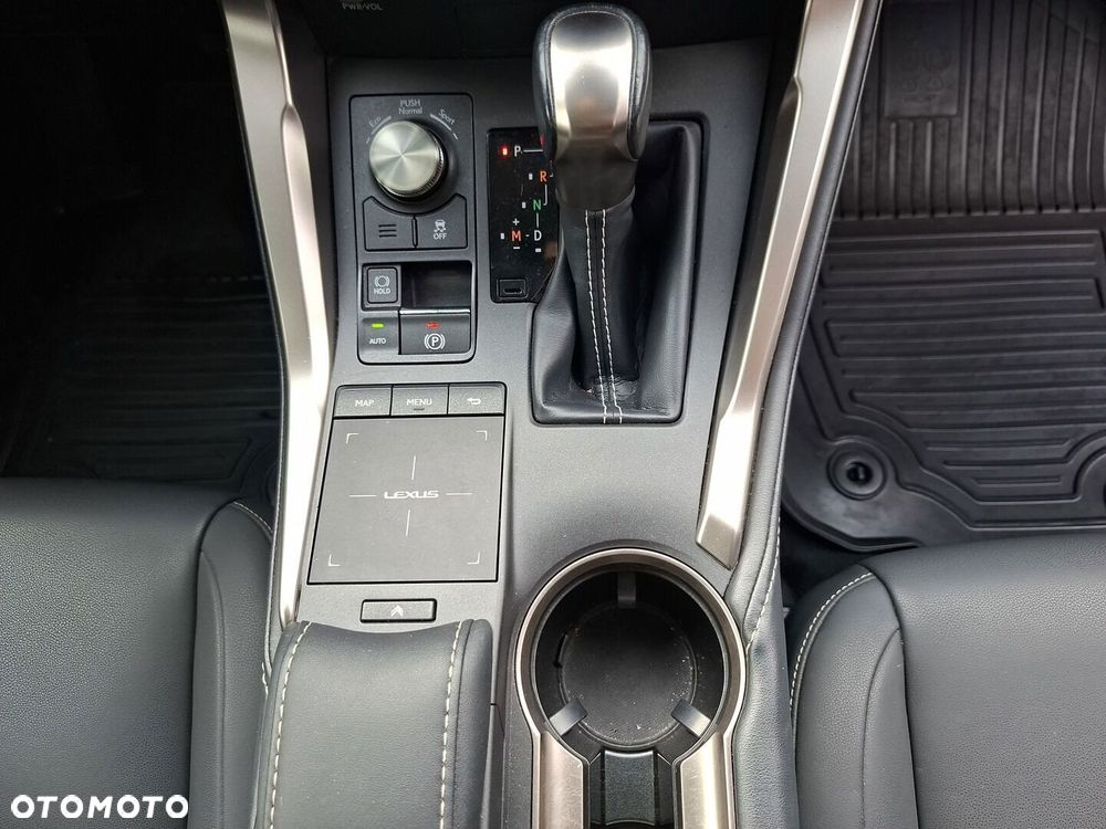 Lexus NX 300 F Impression AWD - 31