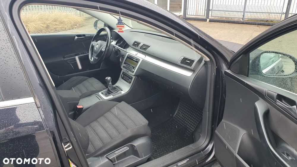 Volkswagen Passat - 8