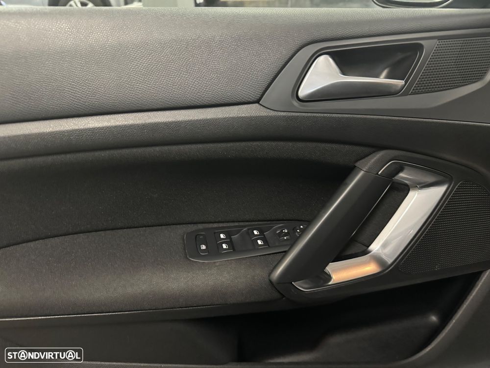 Peugeot 308 SW 1.6 BlueHDi Style - 17