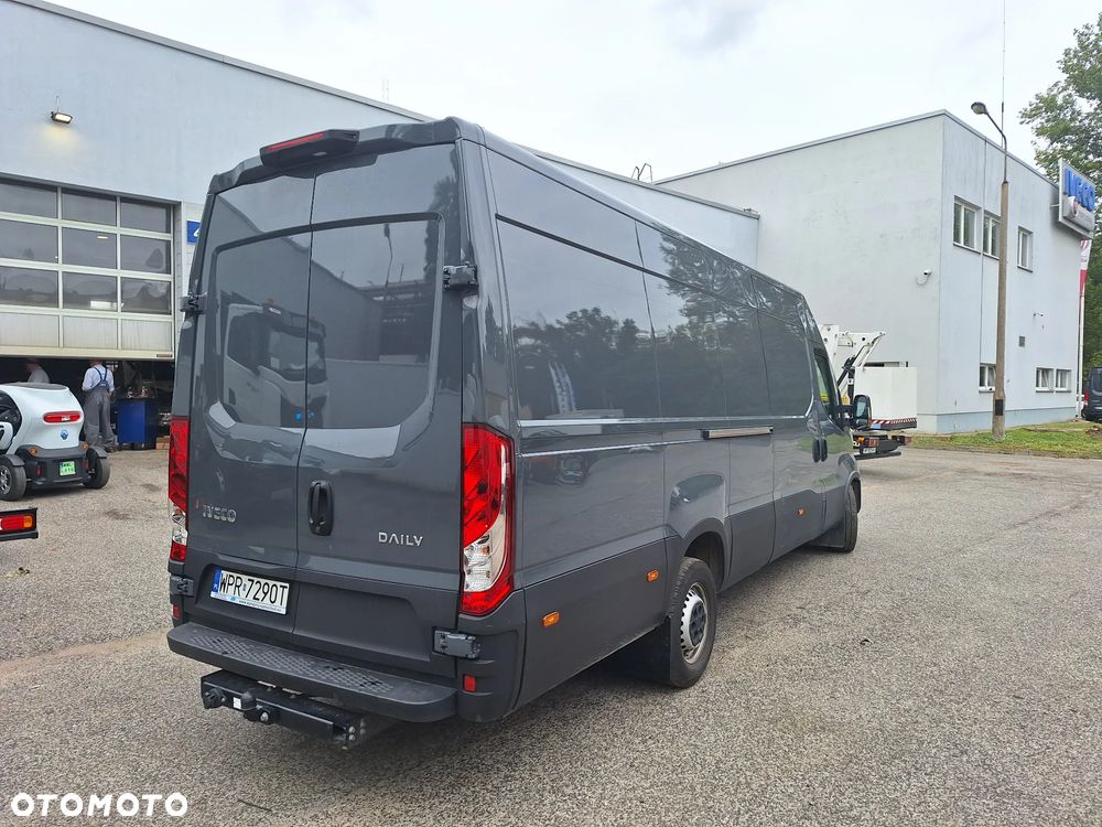 Iveco Daily 35S18 furgon 16m max długi Hak 3,5t Ledy Kamera Sklejka - 7
