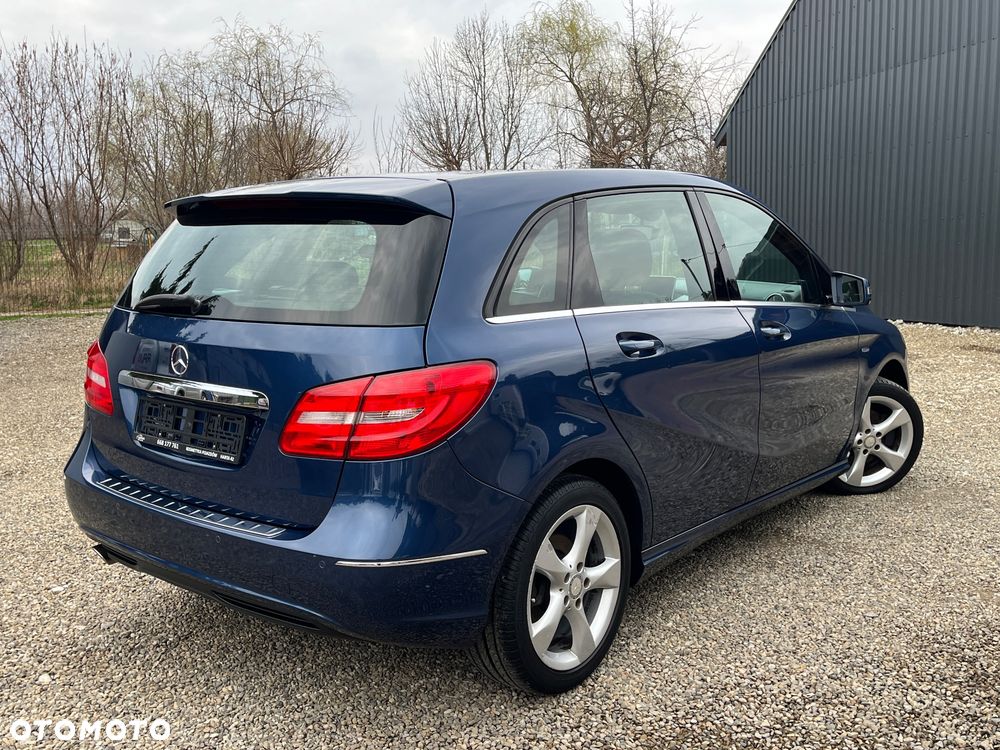 Mercedes-Benz Klasa B 180 (BlueEFFICIENCY) - 19