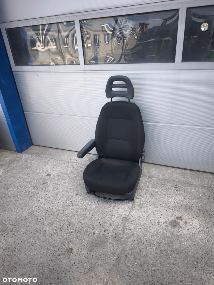Fotel kierowcy lewy Fiat Ducato III Jumper Boxer Lift czarny - 1