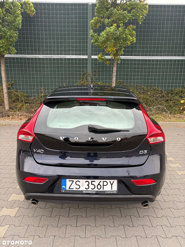 Volvo V40 - 24