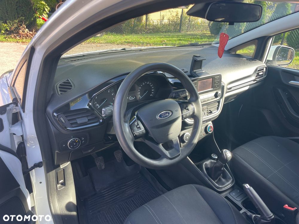 Ford Fiesta - 9