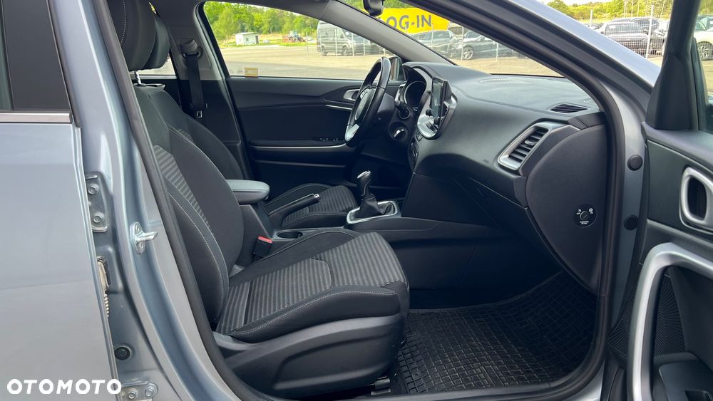 Kia Ceed 1.5 T-GDI M - 8