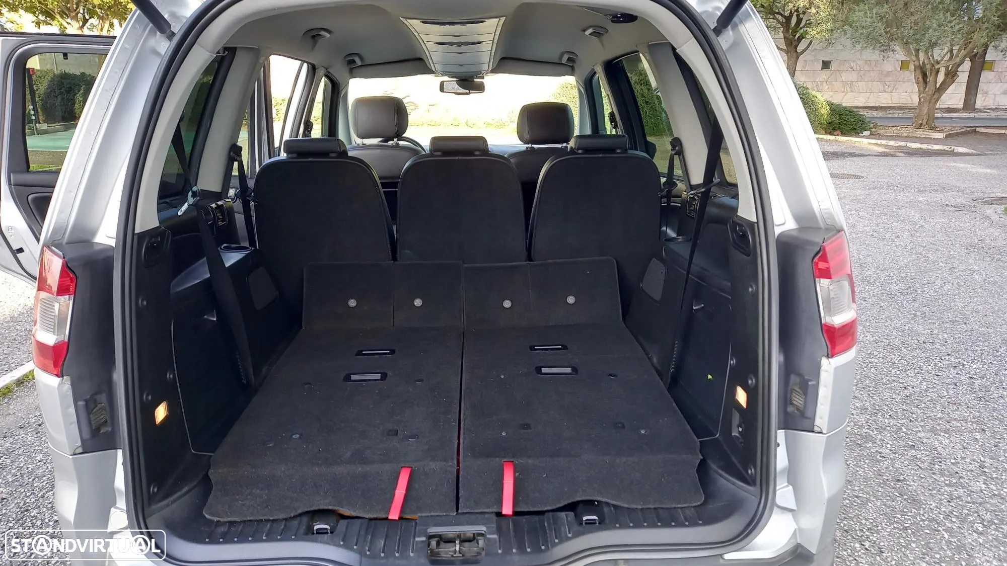 Ford Galaxy 2.0 TDCi Titanium - 24