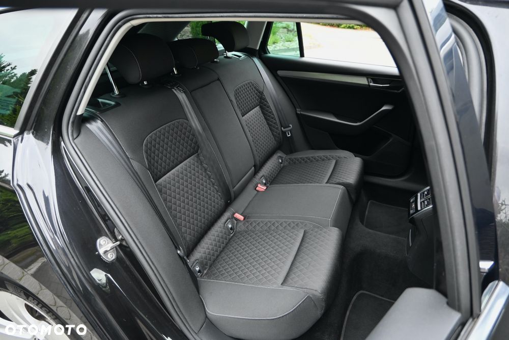 Skoda Superb 2.0 TDI SCR Sportline DSG - 29