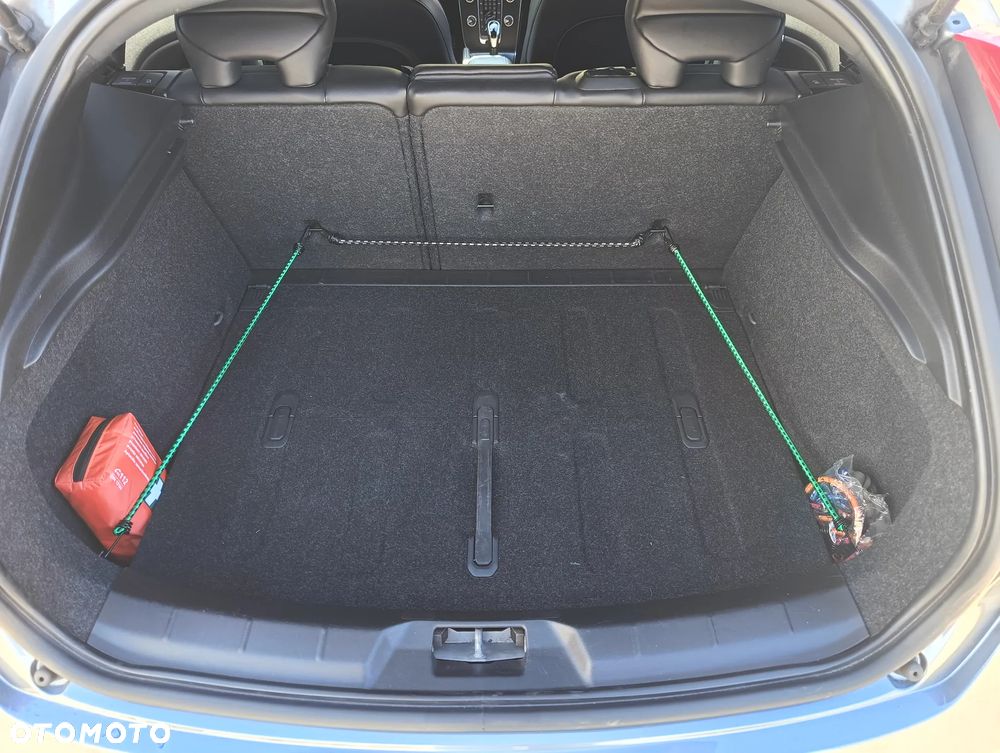 Volvo V40 D2 Geartronic RDesign - 25