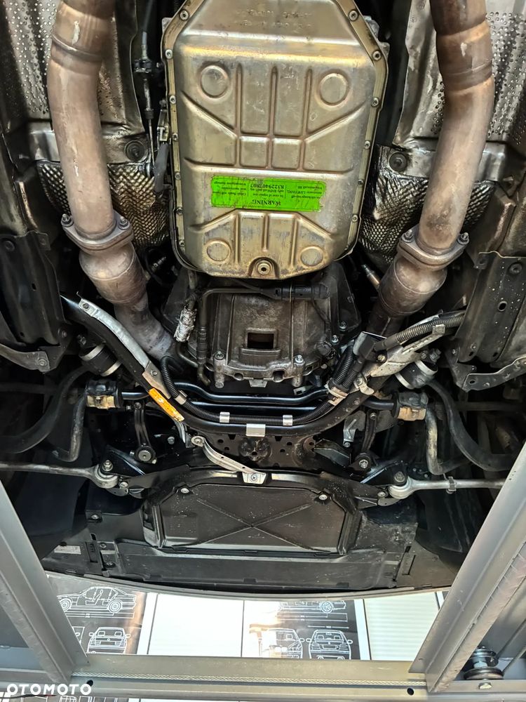 BMW Seria 7 740i - 17