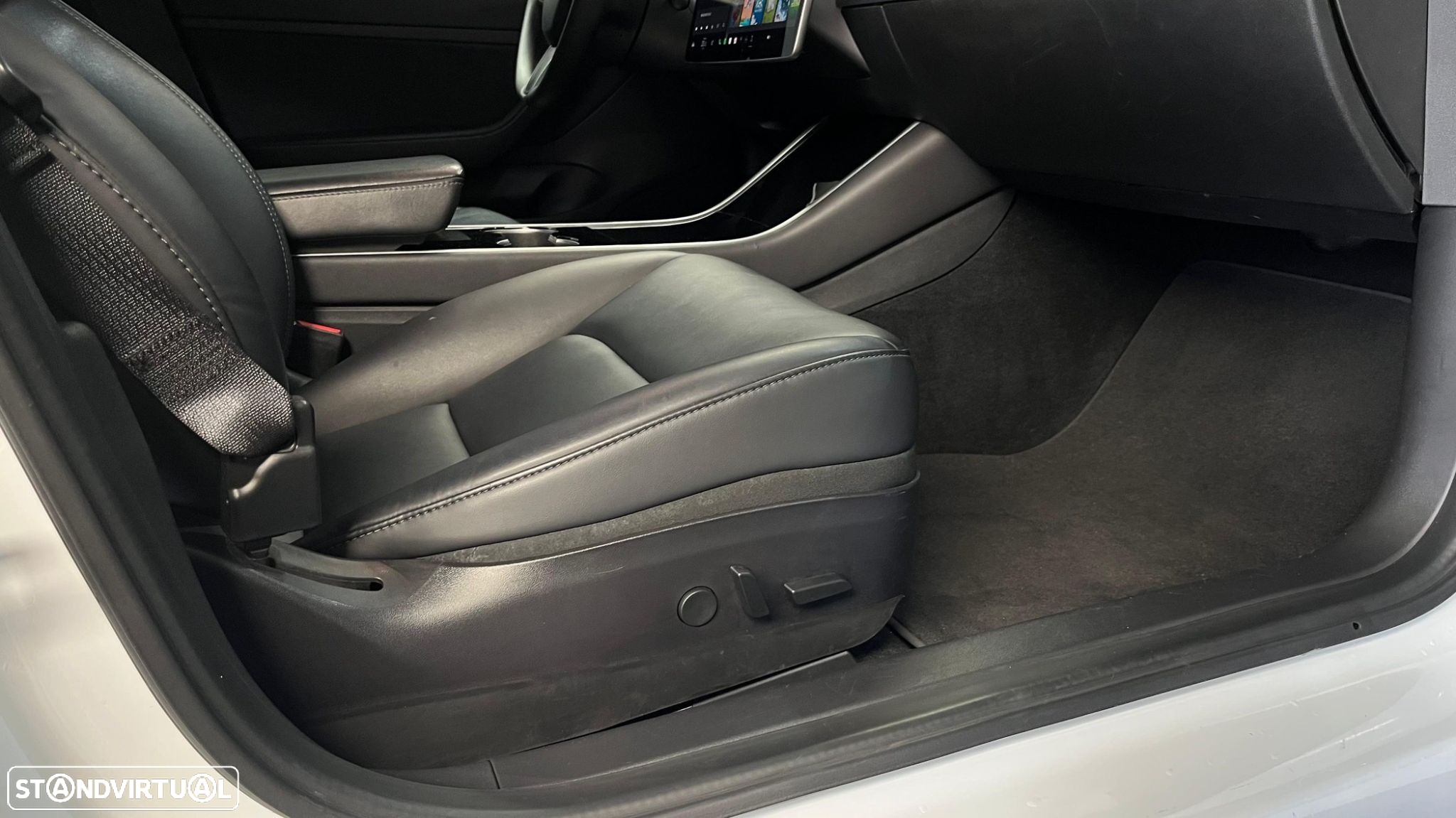 Tesla Model 3 - 16