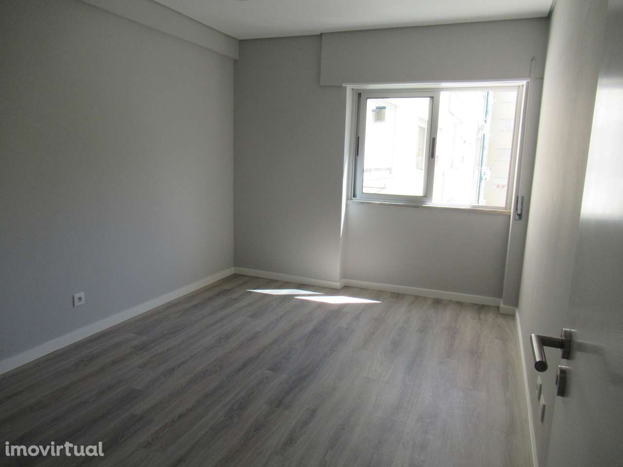 Apartamento T2 renovado na Amora, perto do rio - Grande imagem: 4/18