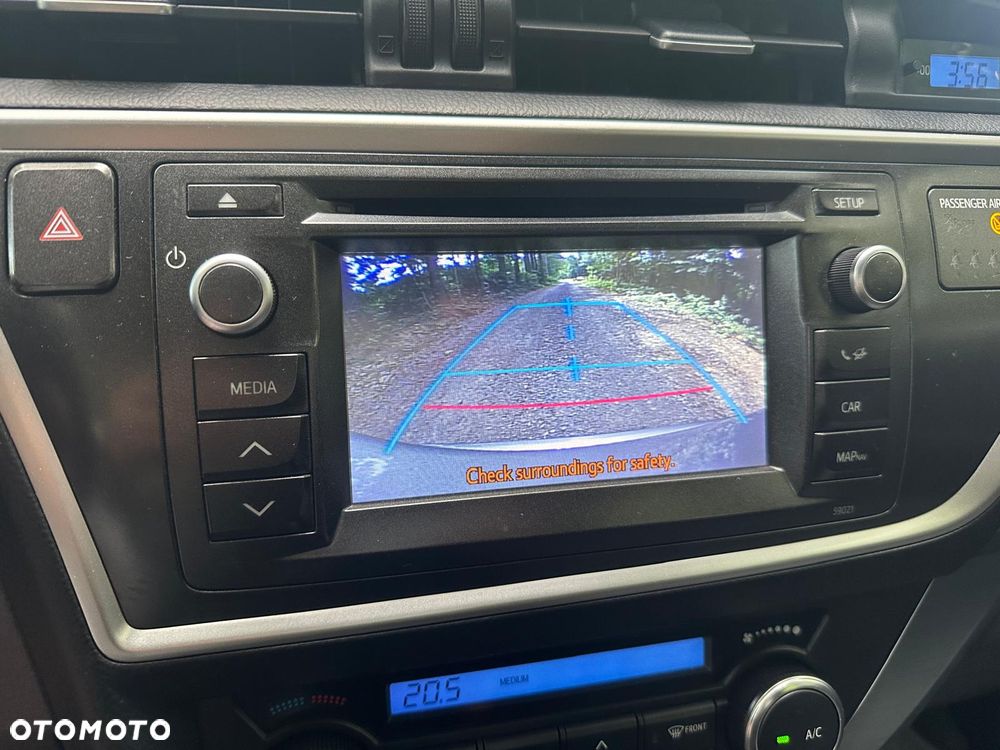 Toyota Auris 1.8 HSD Luna - 14
