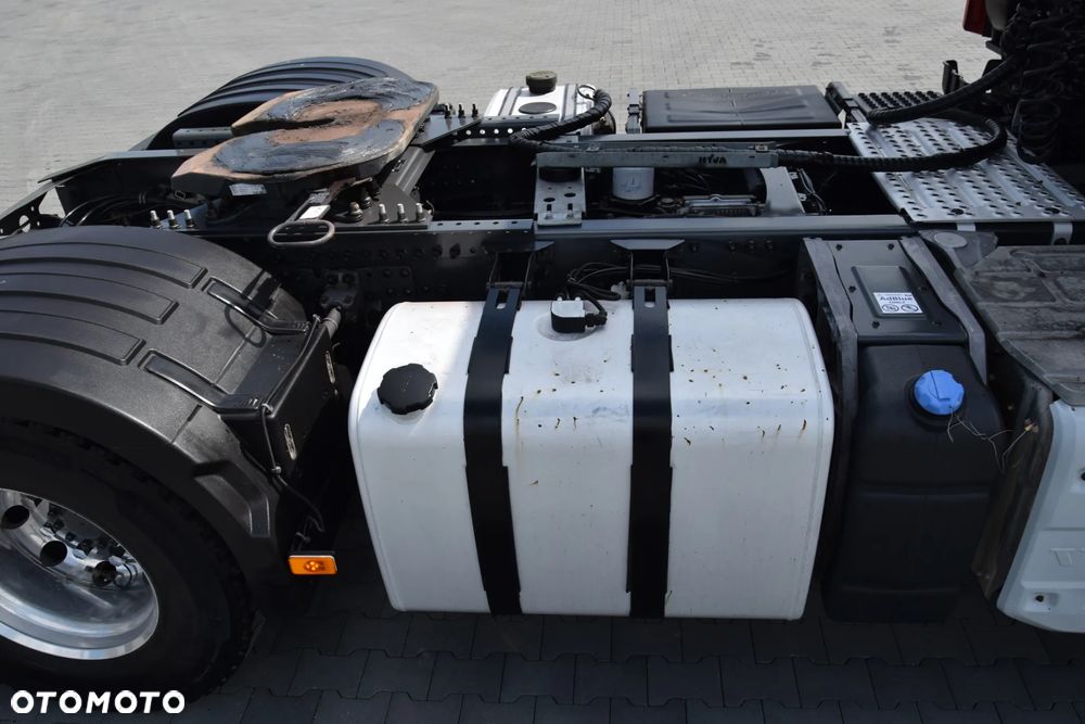 Volvo FH500 / NISKA KABINA / HYDRAULIKA / EURO 6 / ACC / LEDY / ALUFELGI / SERWISOWANY / SPROWADZONY - 17