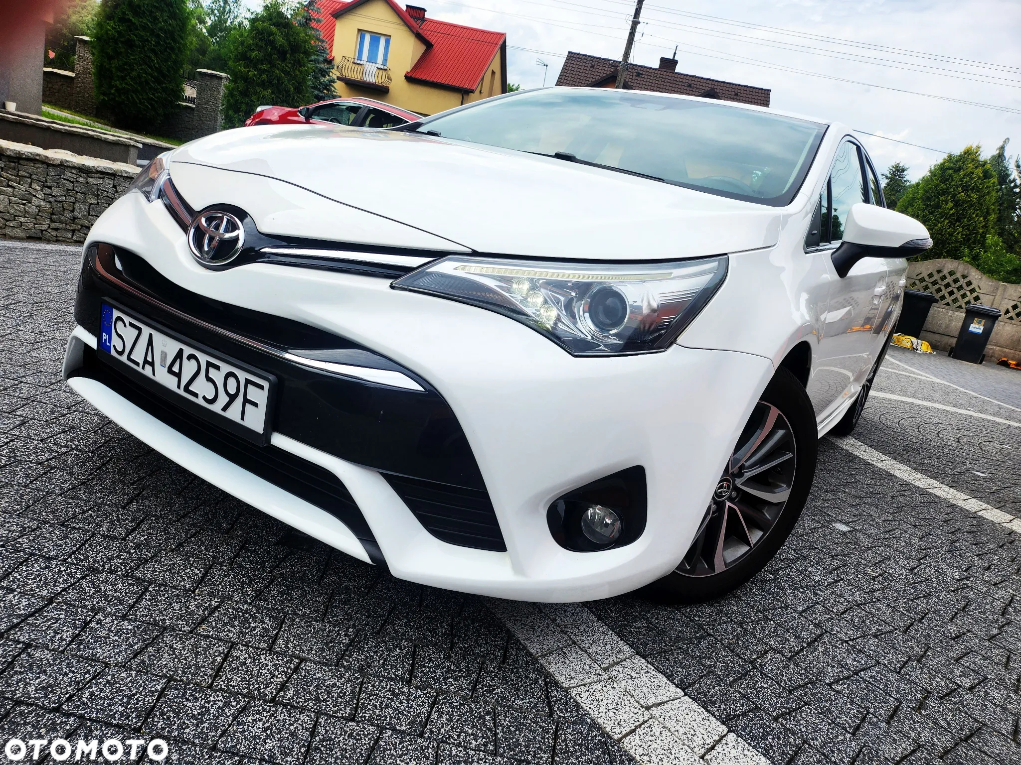 Toyota Avensis - 16