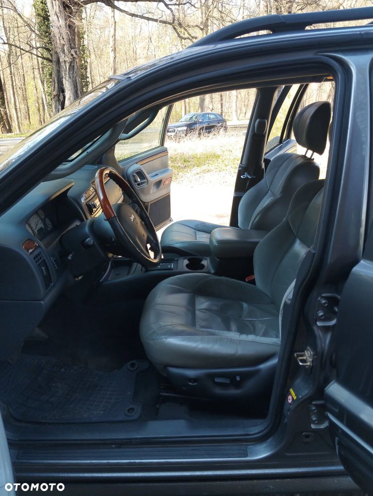 Jeep Grand Cherokee - 14