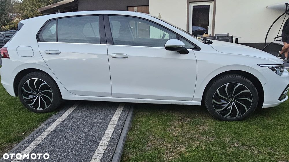 Volkswagen Golf - 8