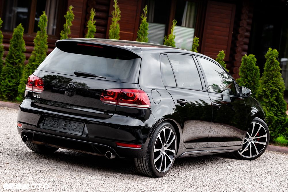 Volkswagen Golf 2.0 GTI adidas - 9