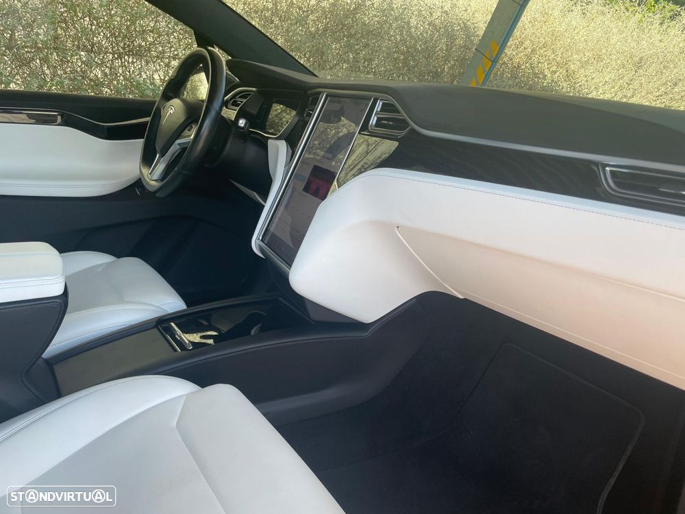 Tesla Model X 100D - 14