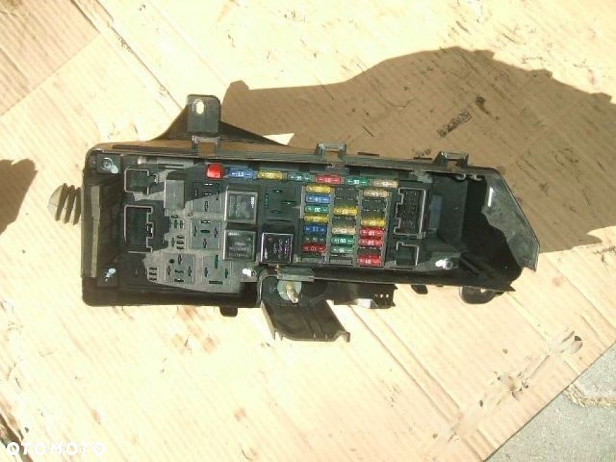 VOLVO S40 V50 skrzynka bezpieczników puszka - 1