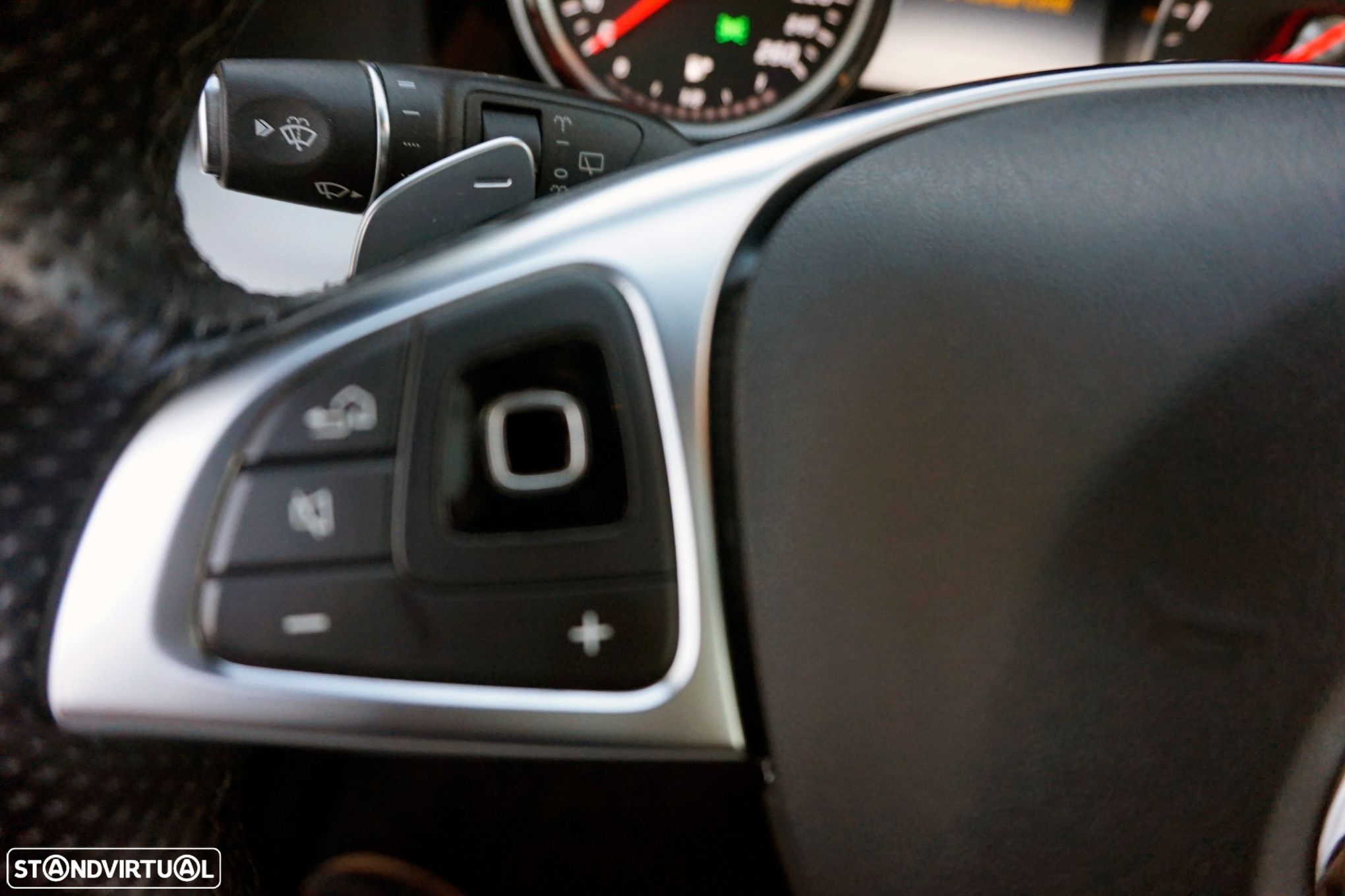 Mercedes-Benz E 220 d AMG designo - 19