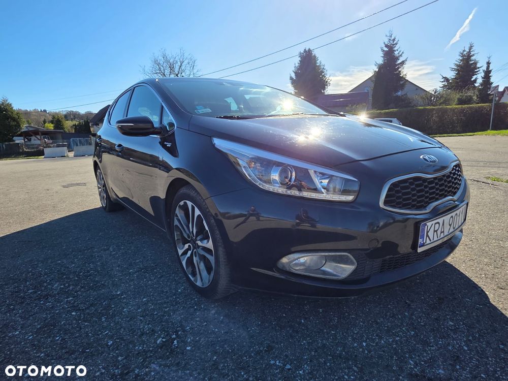 Kia Ceed 1.6 CRDi 128 Platinum Edition - 1