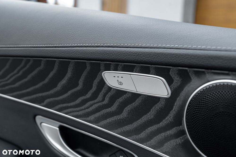 Mercedes-Benz GLC 250 d 4Matic 9G-TRONIC AMG Line - 29