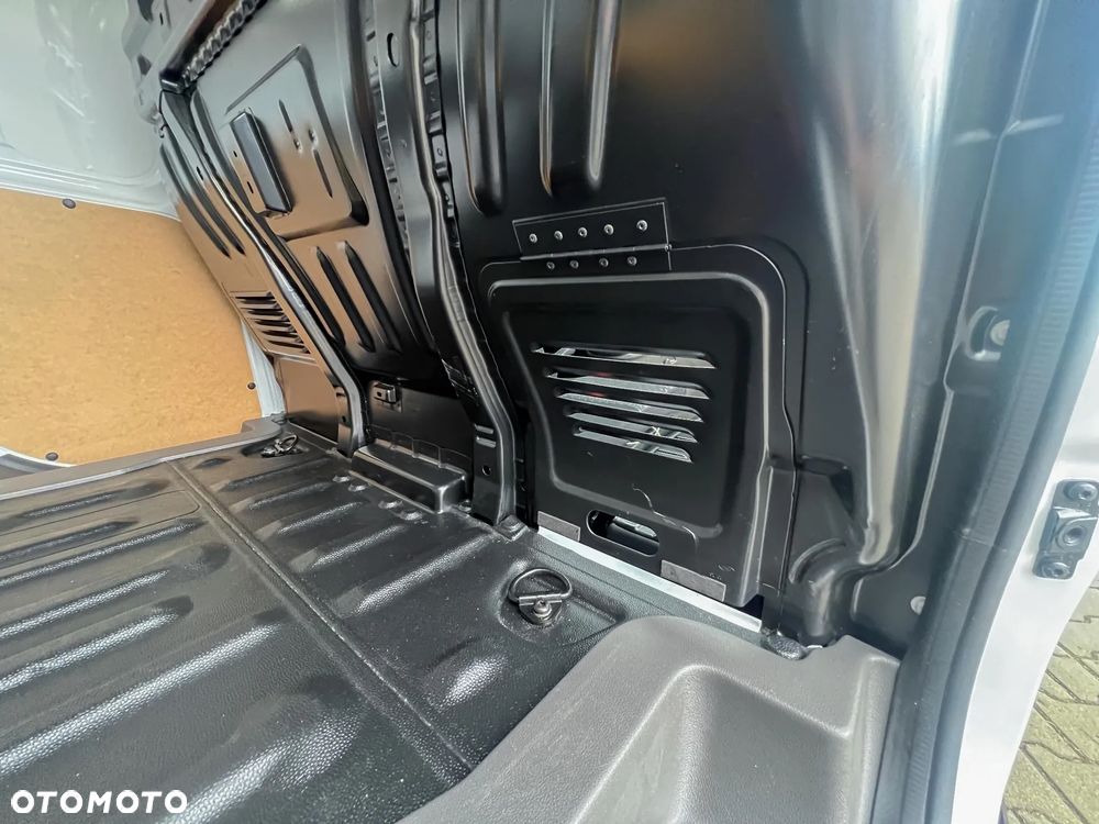 Ford Transit Connect - 19